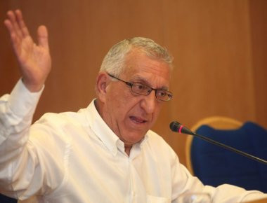 «Αιχμές» Κακλαμάνη για Μητσοτάκη: «Οι αναφορές του στην οικογενειοκρατία κάνει κακό στο κόμμα»